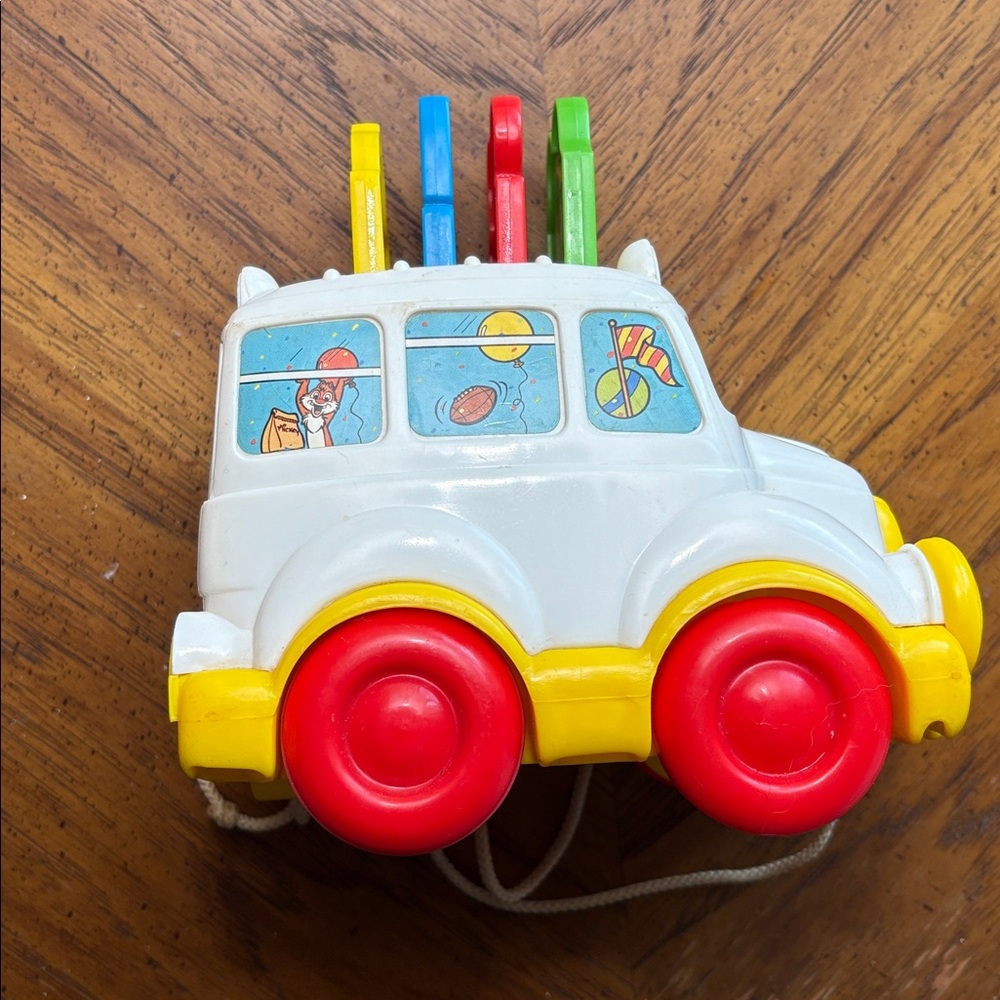 1992 Mattel Disney Mickey Mouse & Friends Pull Along Bus Toy - Picture 6 of 9